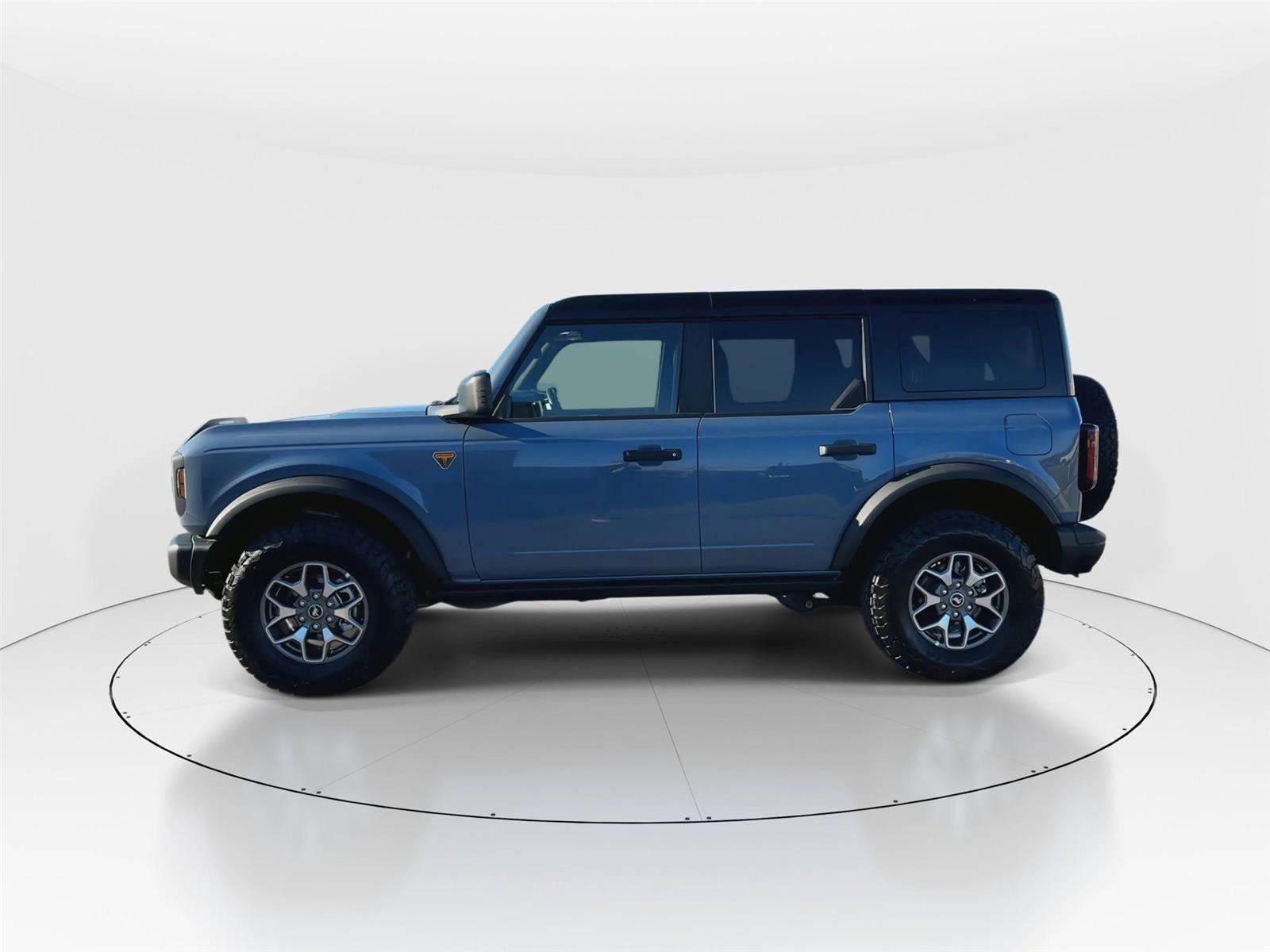 Used 2025 Ford Bronco Badlands image 5