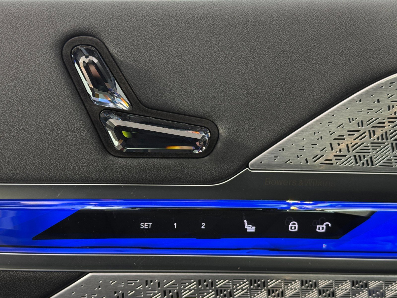 Used 2023 BMW i7 xDrive60 w/ Executive Package 2 image 19