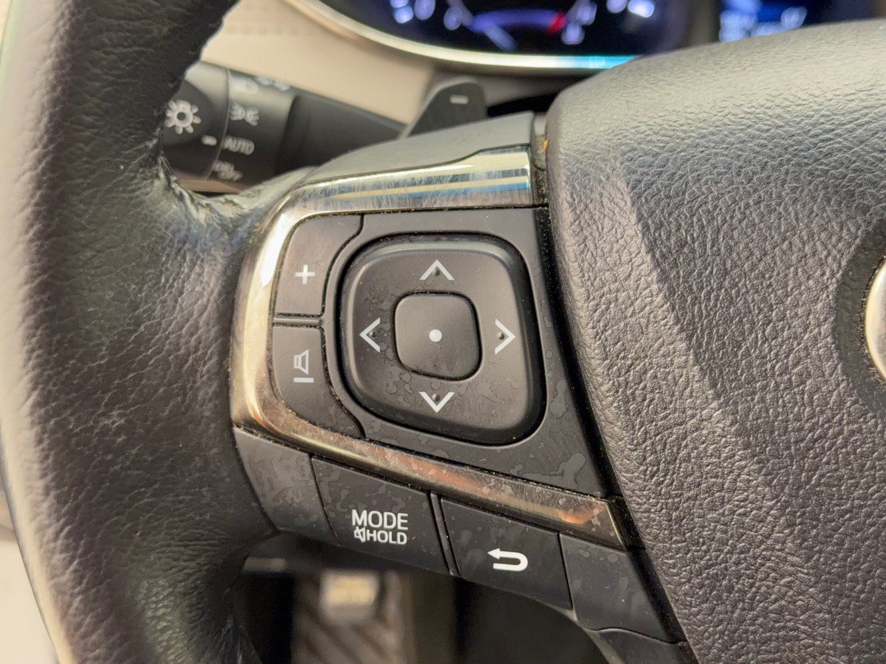 Used 2016 Toyota Avalon XLE FWD image 18