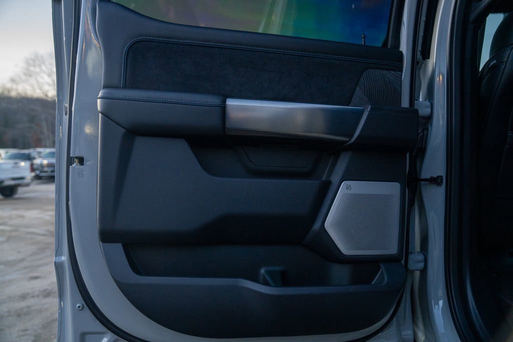 Used 2025 Ford F350 Platinum w/ FX4 Off-Road Package image 21