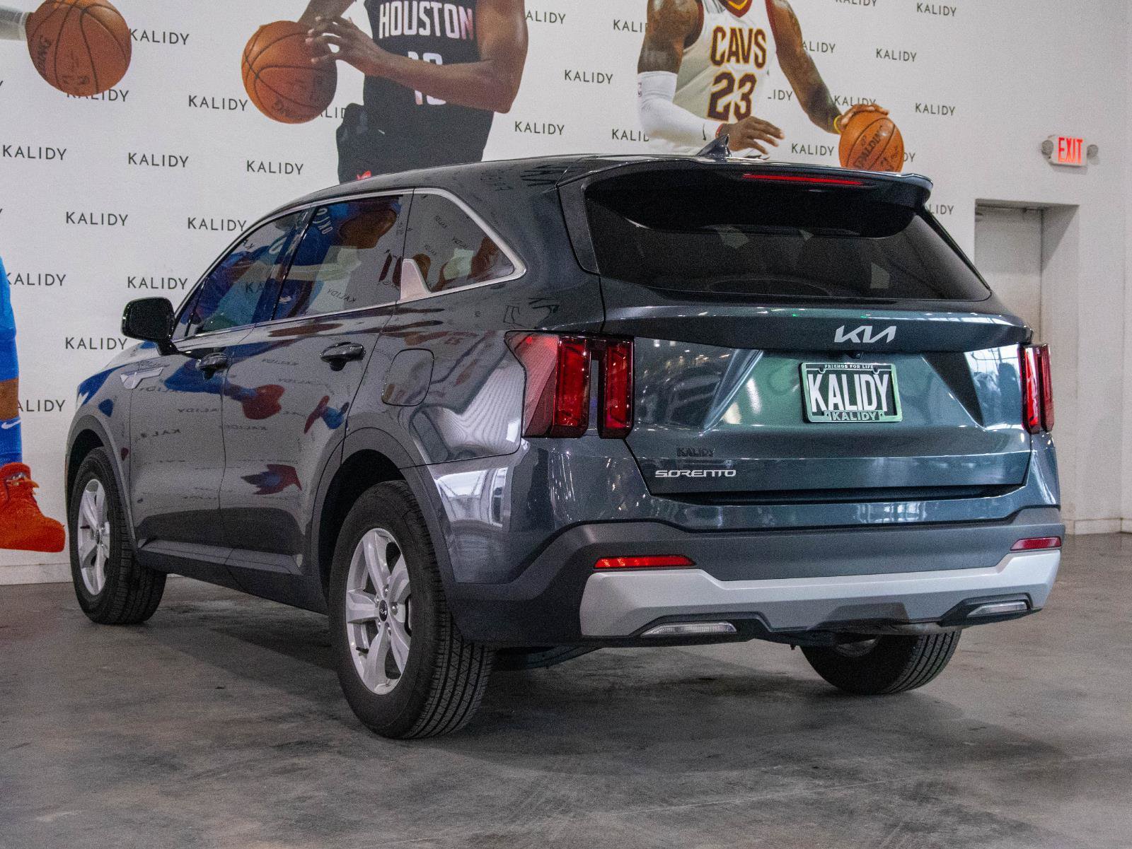 Used 2025 Kia Sorento LX image 21