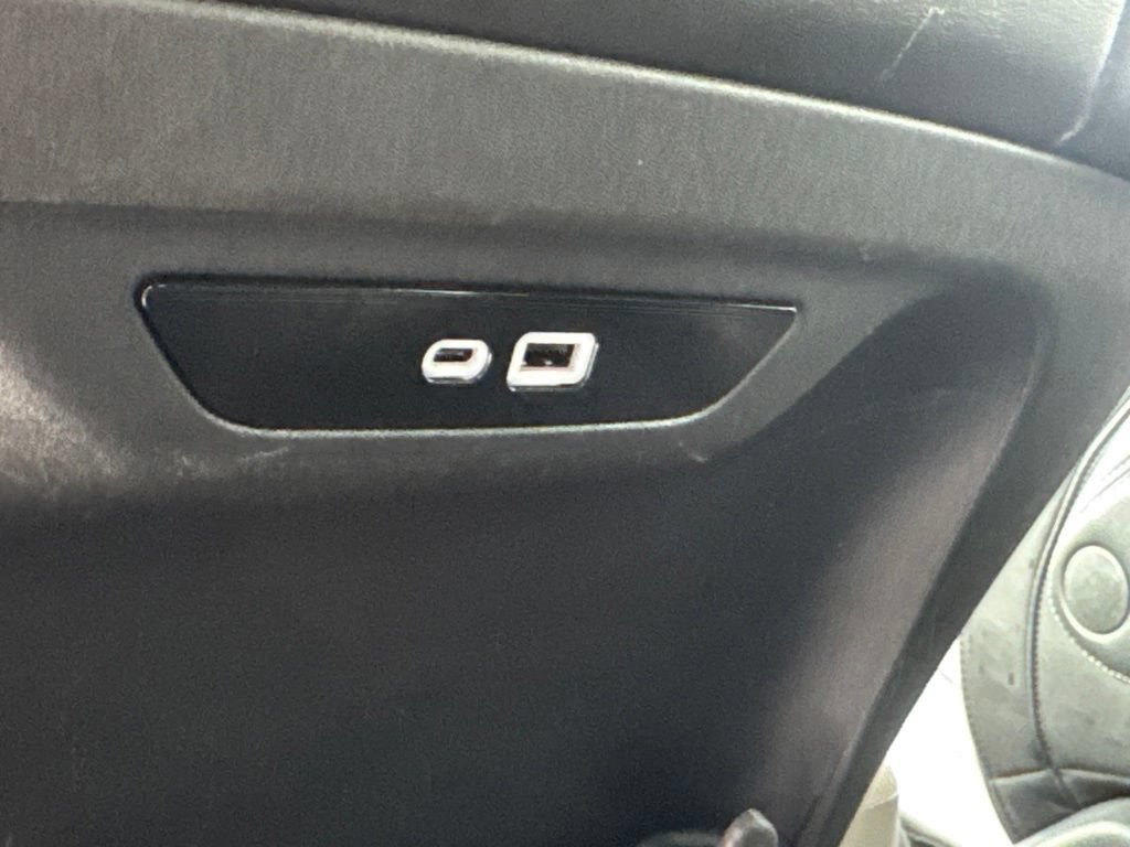 Used 2024 Chrysler Pacifica Touring-L FWD image 21