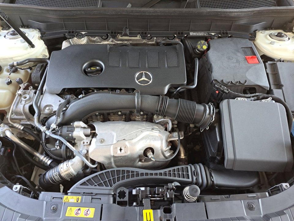 Used 2022 Mercedes-Benz GLB 250 4MATIC image 28