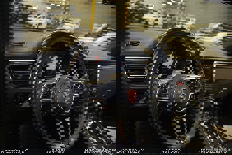 Used 2020 Porsche Macan S image 11