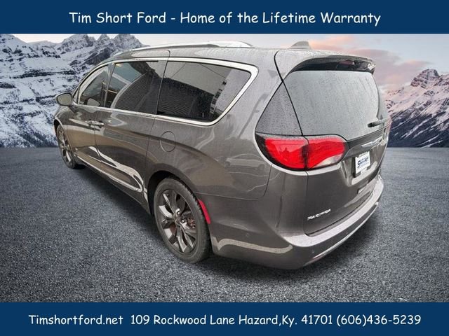 Used 2018 Chrysler Pacifica Limited w/ Tire & Wheel Group image 5