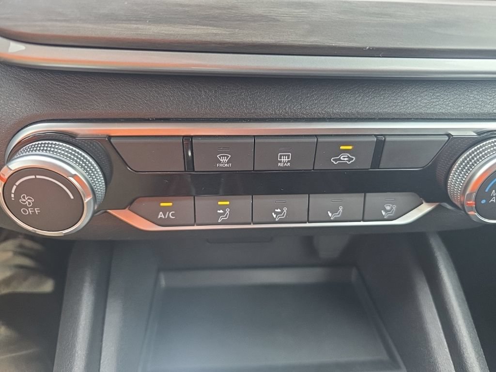 Used 2025 Nissan Altima 2.5 SV FWD image 20