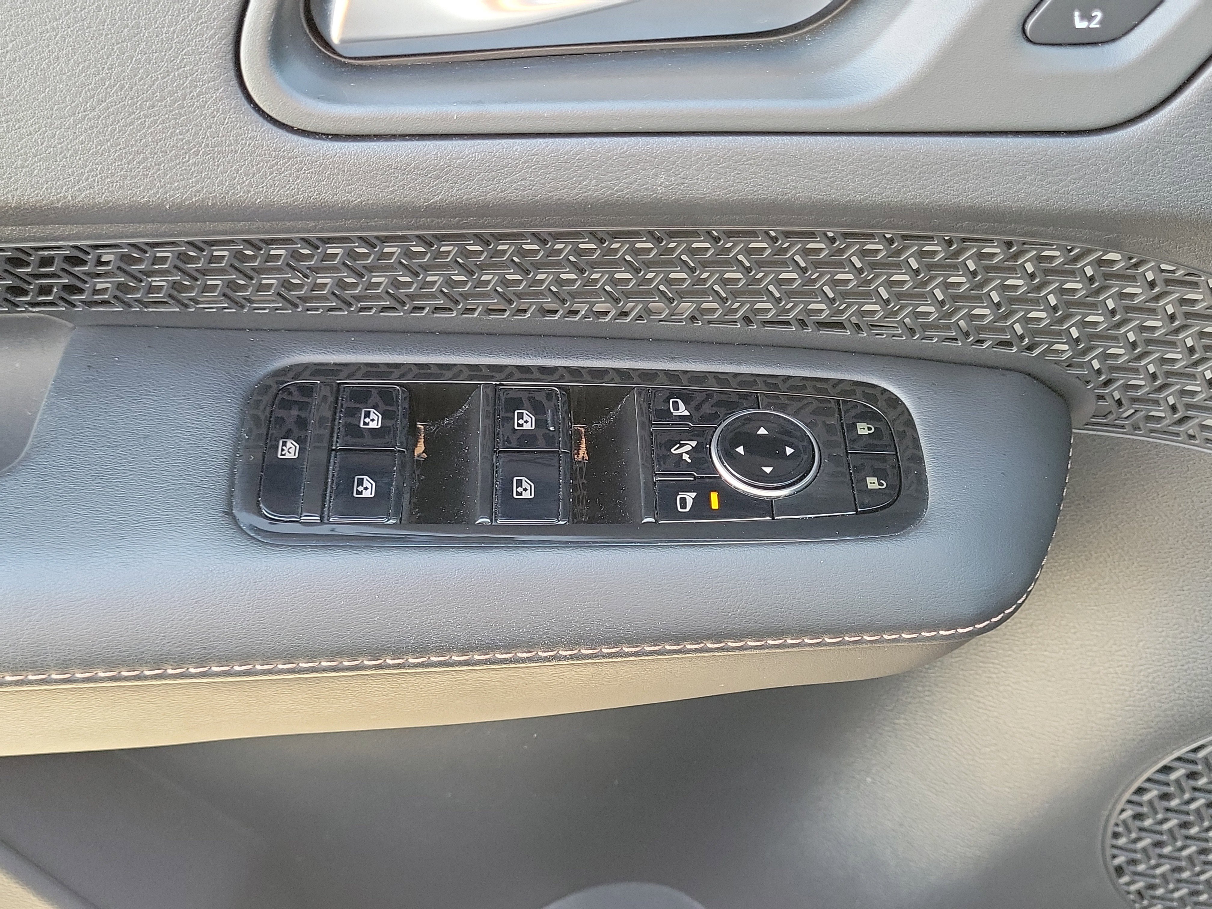 Certified 2023 Nissan Ariya FWD image 25