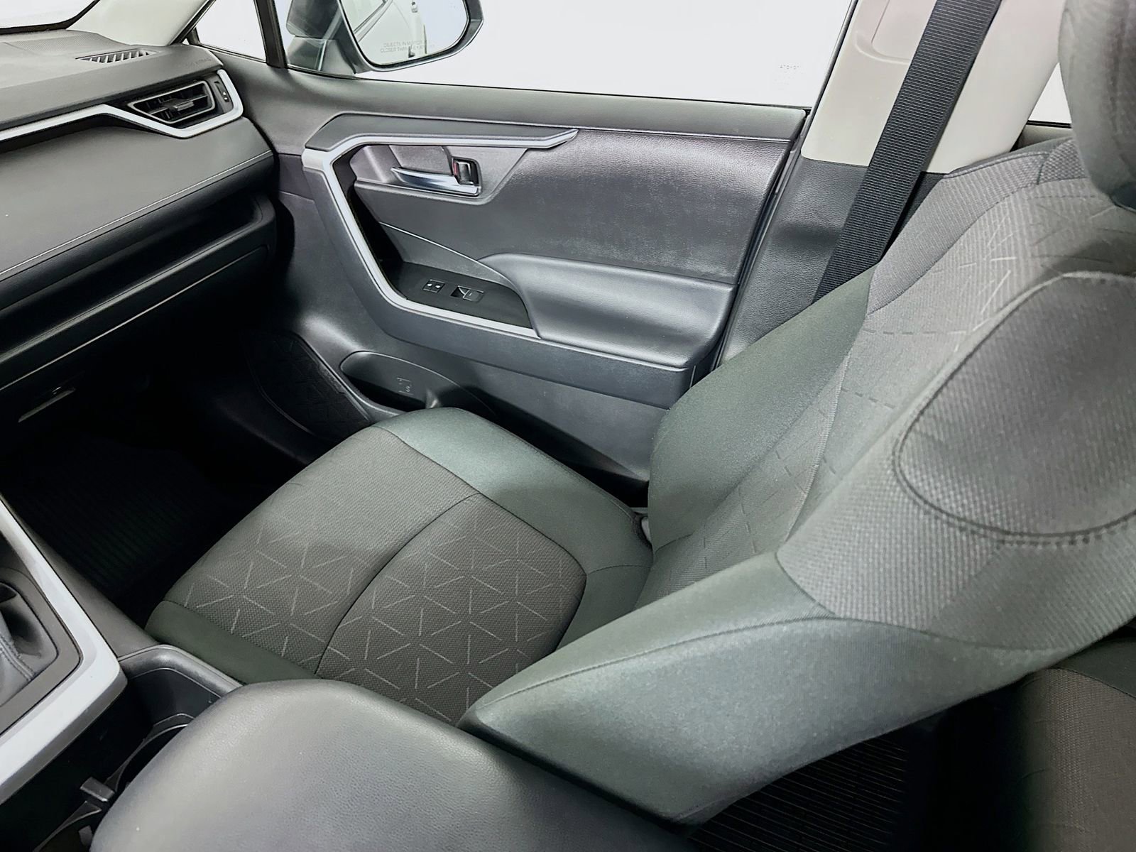 Used 2024 Toyota RAV4 XLE image 22