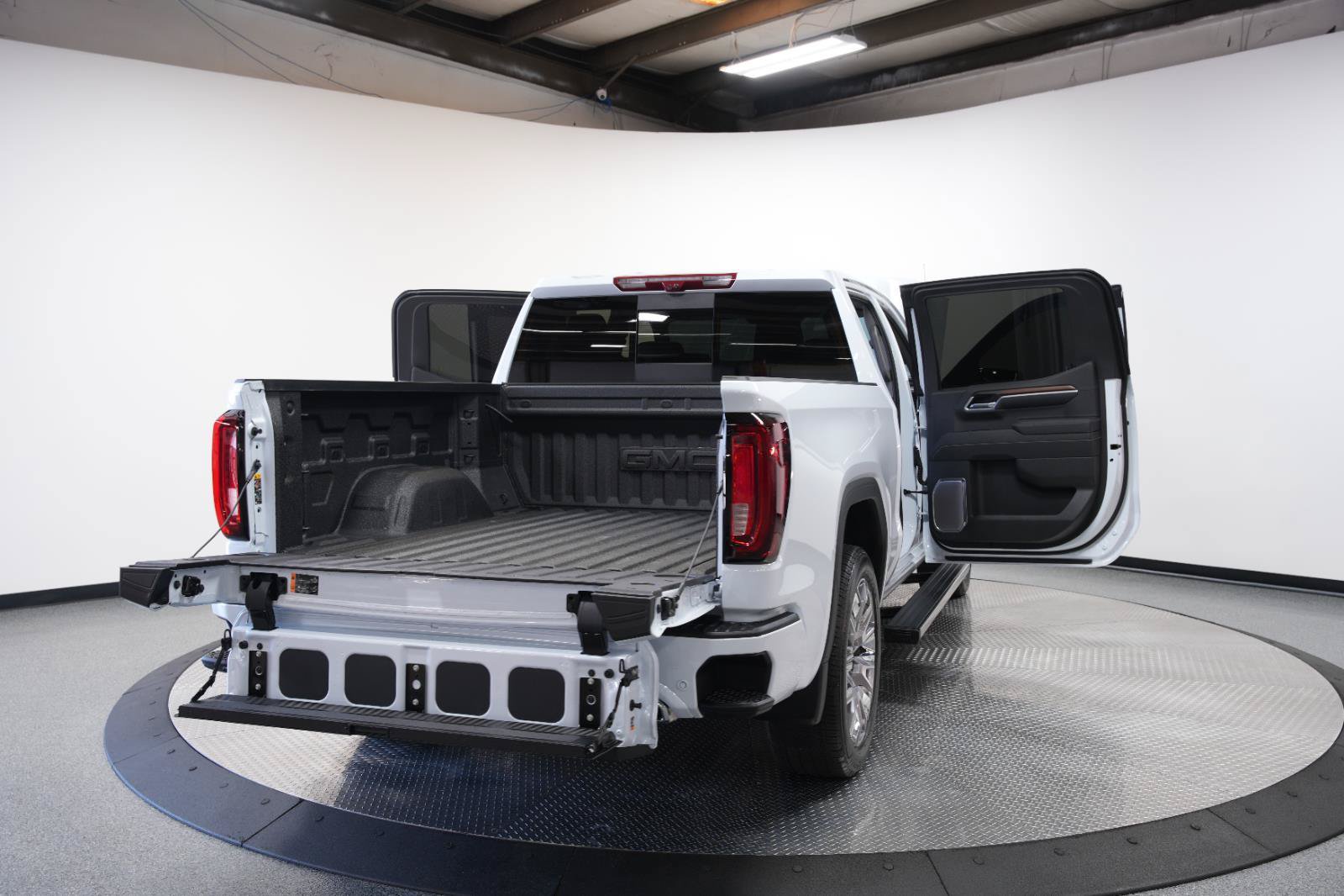 Used 2026 GMC Sierra 1500 Denali AWD/4WD image 14