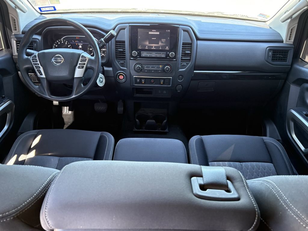 Used 2022 Nissan Titan SV image 16