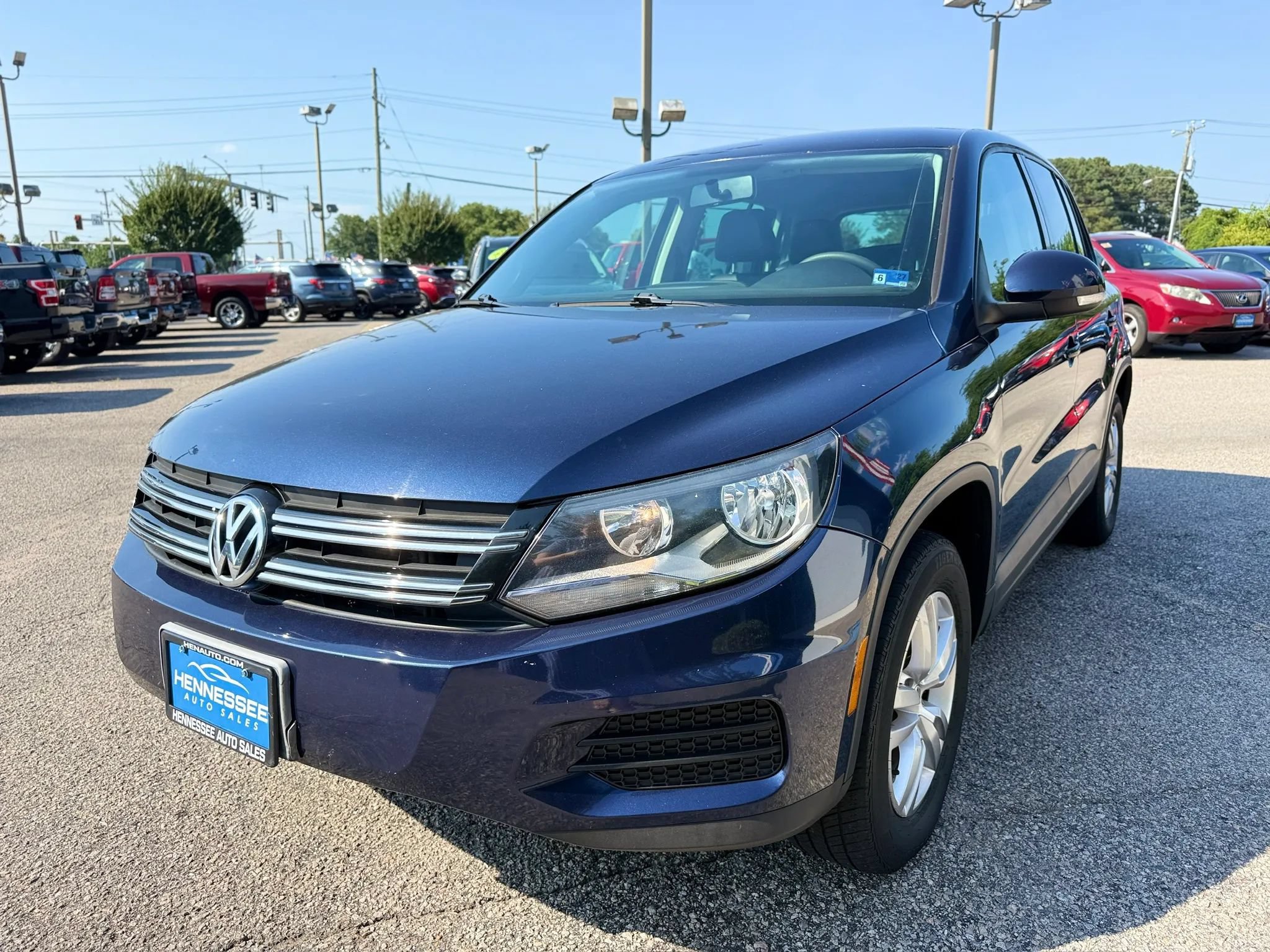 Used 2012 Volkswagen Tiguan LE FWD image 21