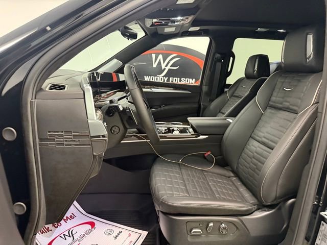 Used 2026 Cadillac Escalade Platinum Sport w/ LPO, ONYX Package image 11