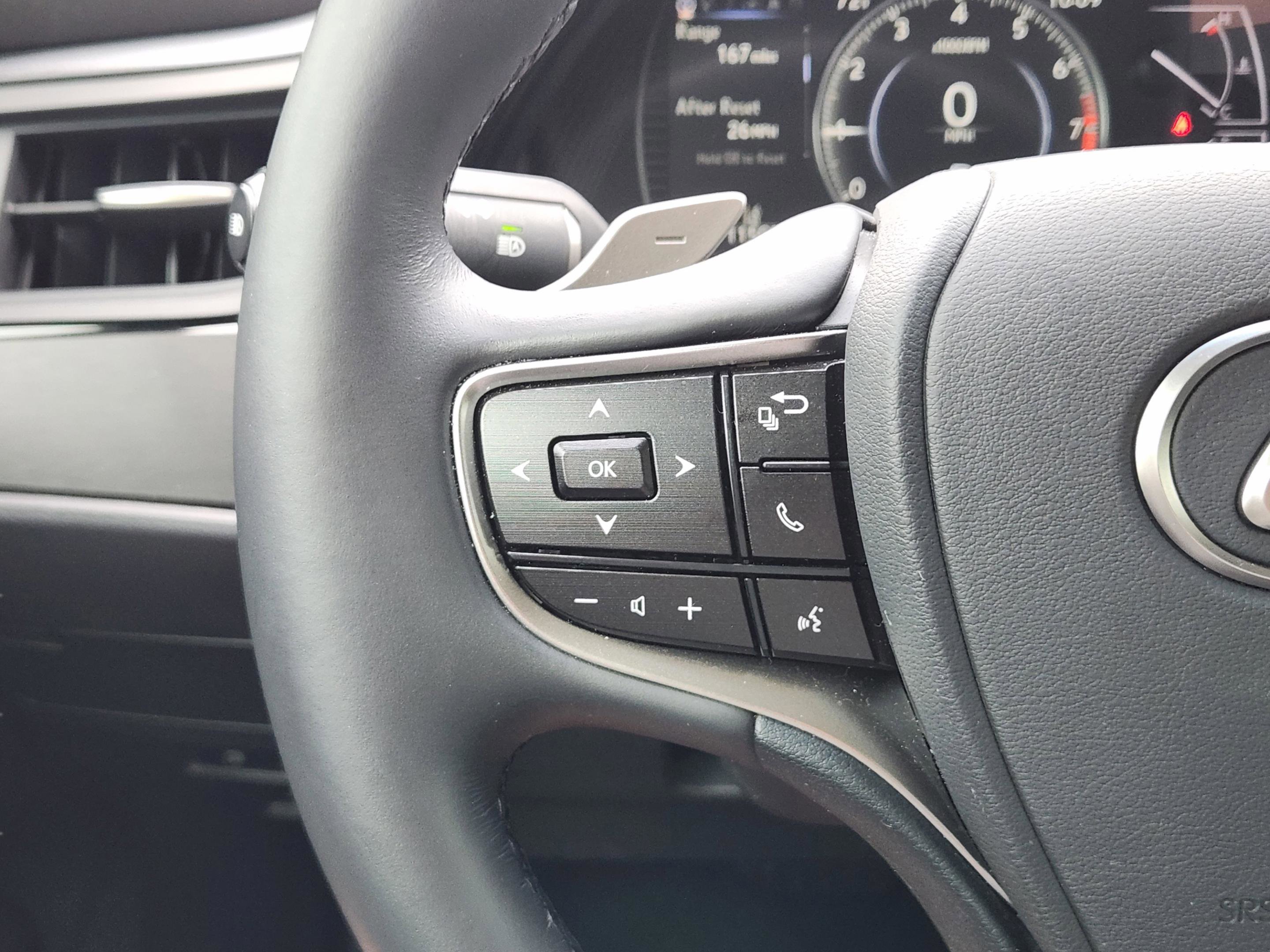 Used 2025 Lexus ES 350 w/ Premium Package image 25