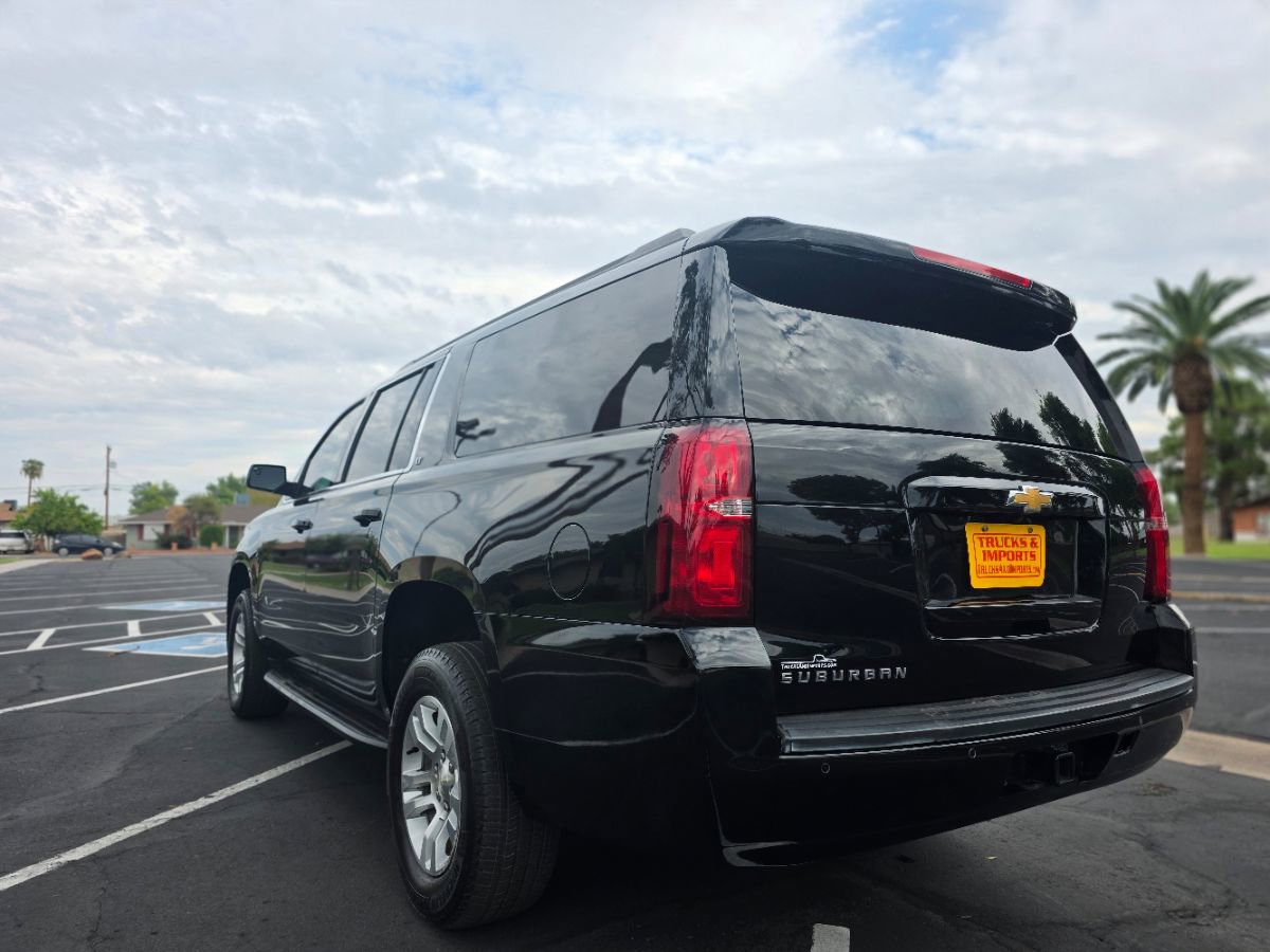 Used 2020 Chevrolet Suburban LT image 8