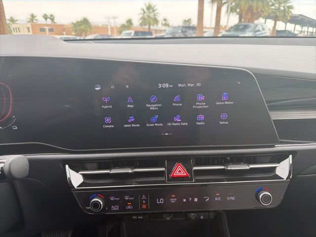 Used 2023 Kia Niro SX image 14