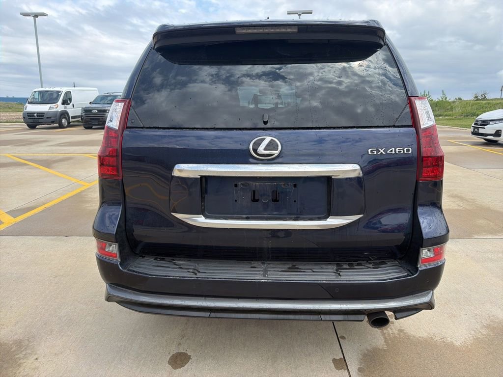 Used 2022 Lexus GX 460 Luxury w/ Sport Design Package AWD/4WD image 4