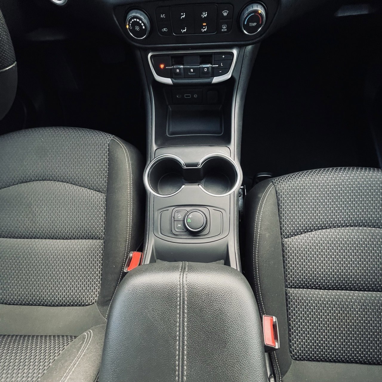 Used 2024 GMC Terrain SLE image 19