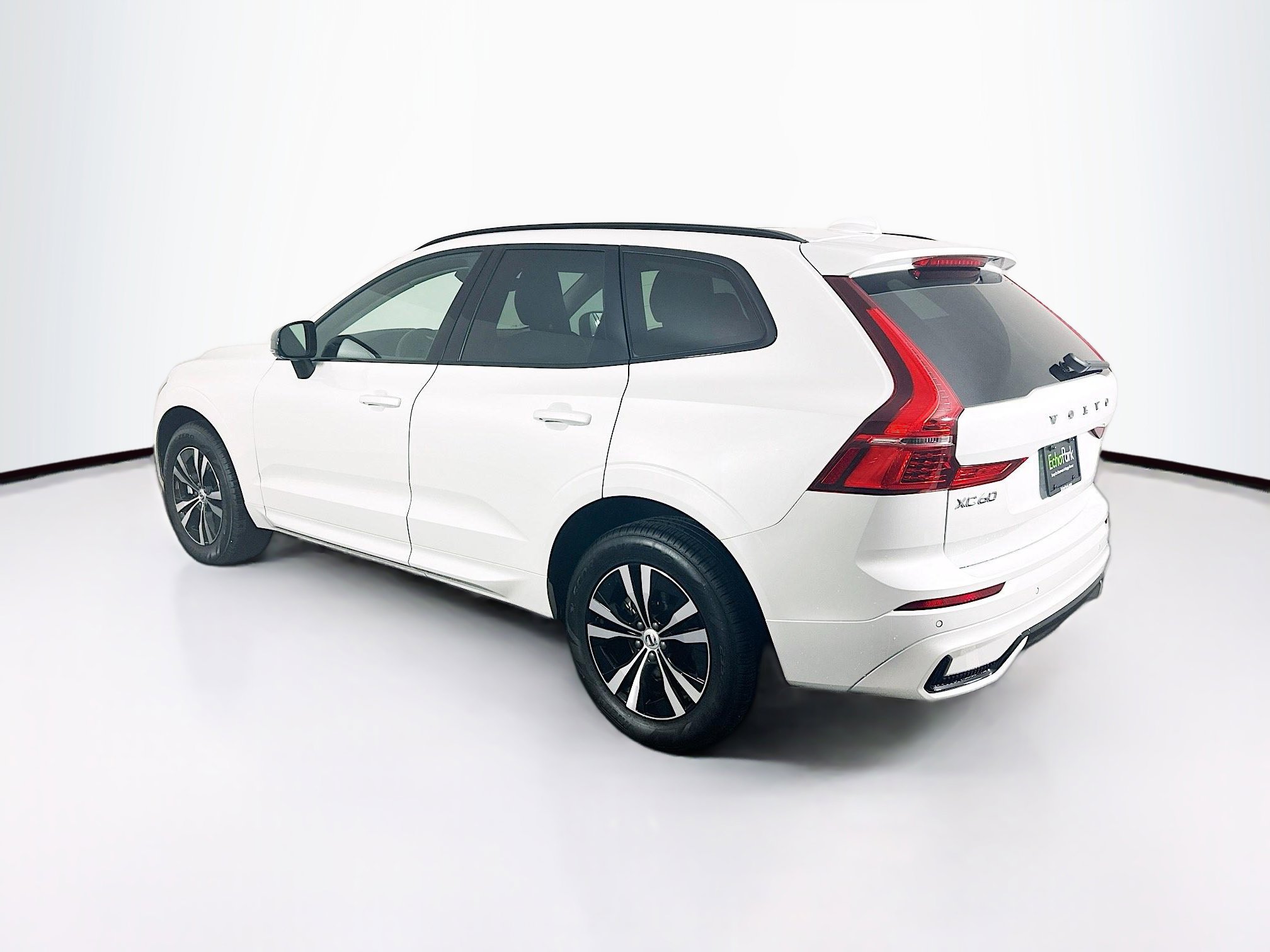 Used 2024 Volvo XC60 B5 Core image 5
