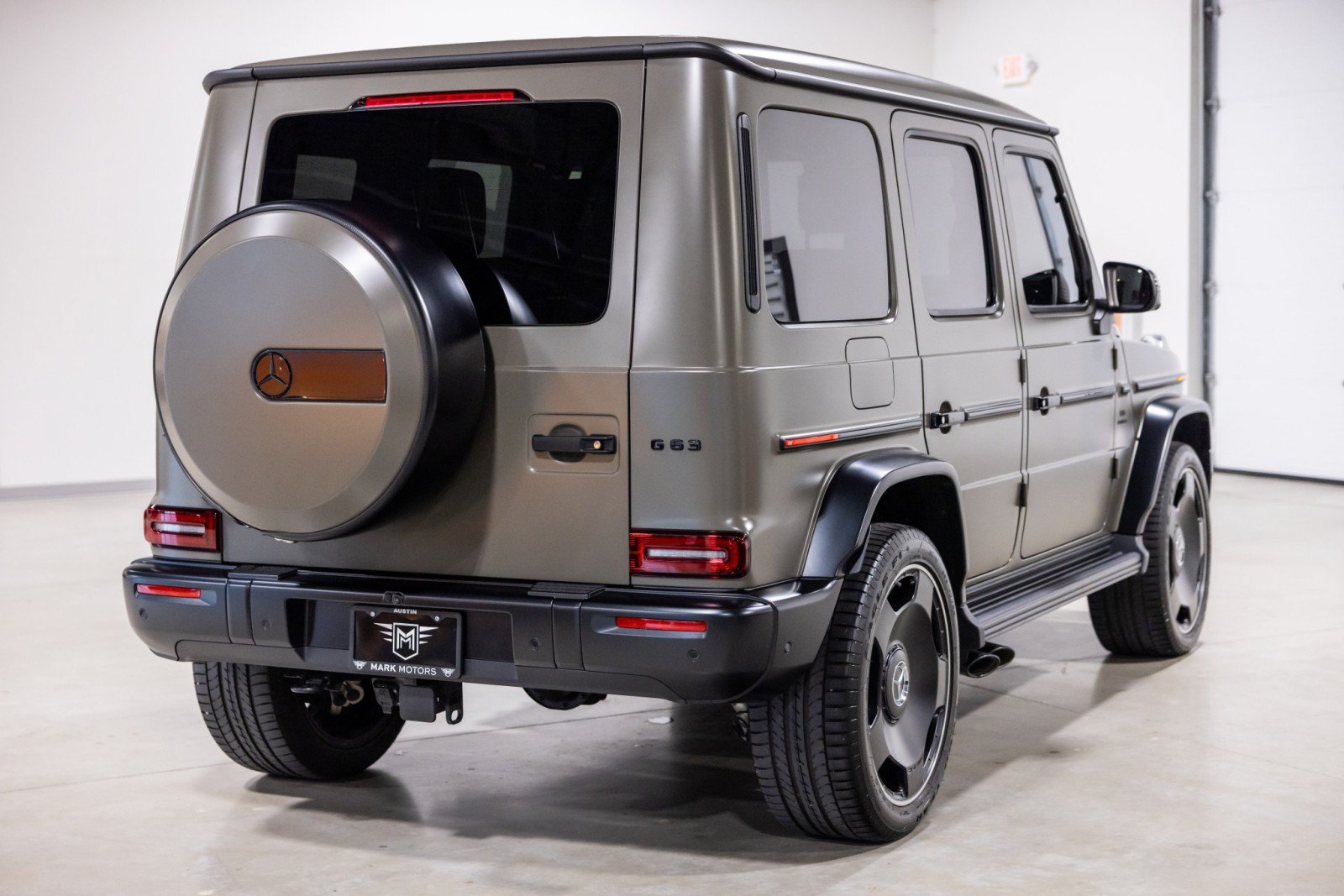 Used 2025 Mercedes-Benz G 63 AMG 4MATIC w/ Night Package Magno image 9