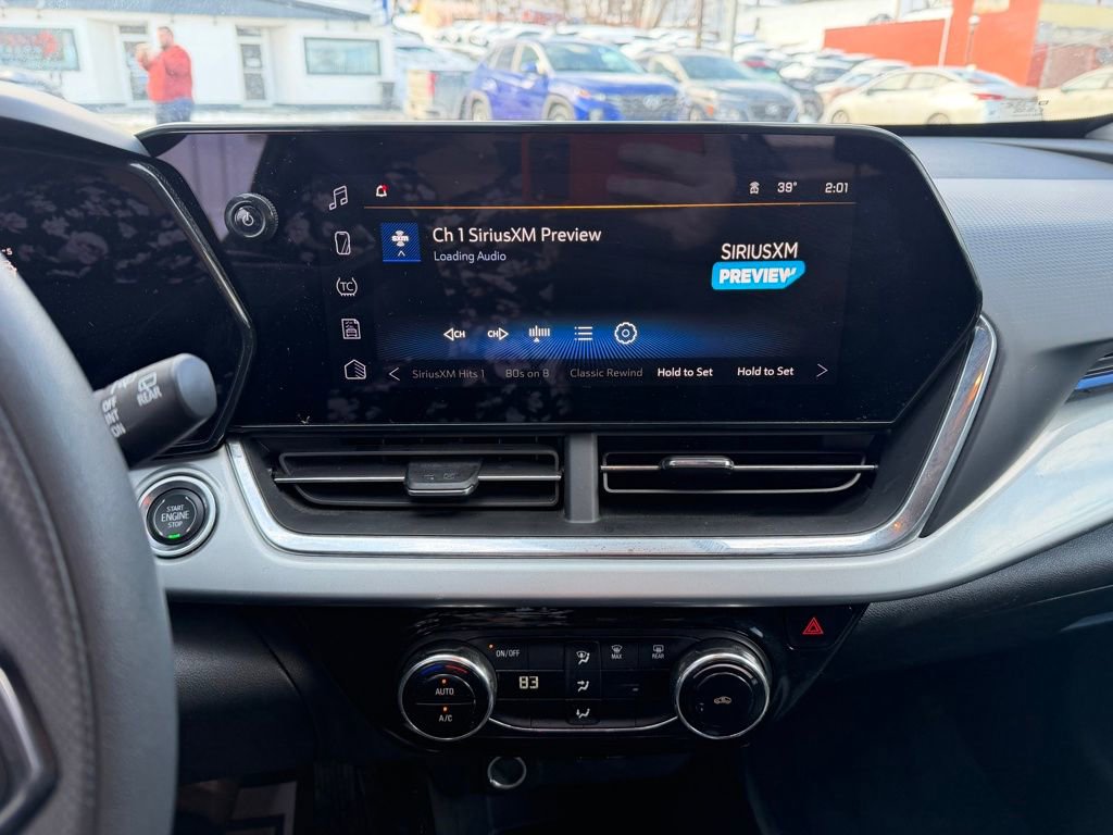 Used 2025 Chevrolet Trax LT image 16