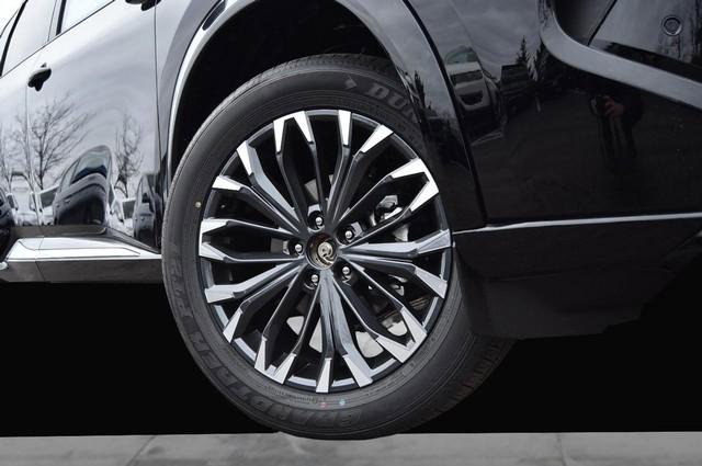 New 2026 Nissan Rogue Platinum w/ Platinum Premium Package image 3