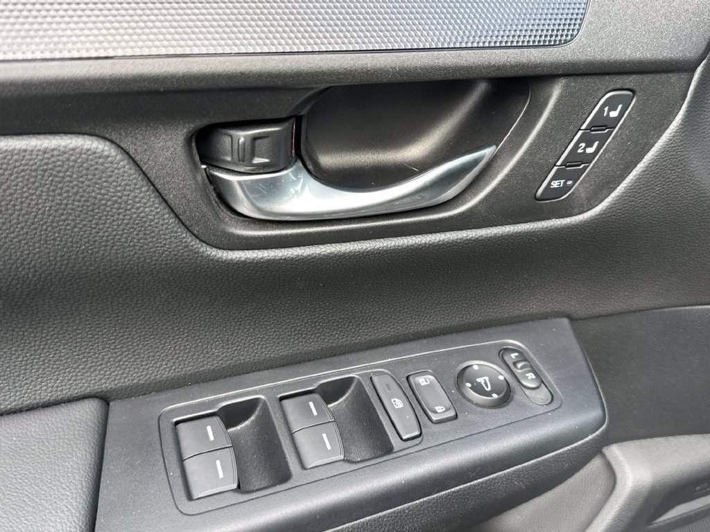 Used 2025 Honda CR-V Sport-L image 15