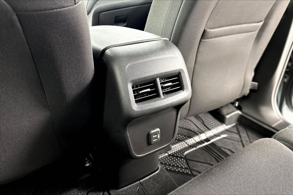 Used 2023 Chevrolet Equinox LT FWD image 12