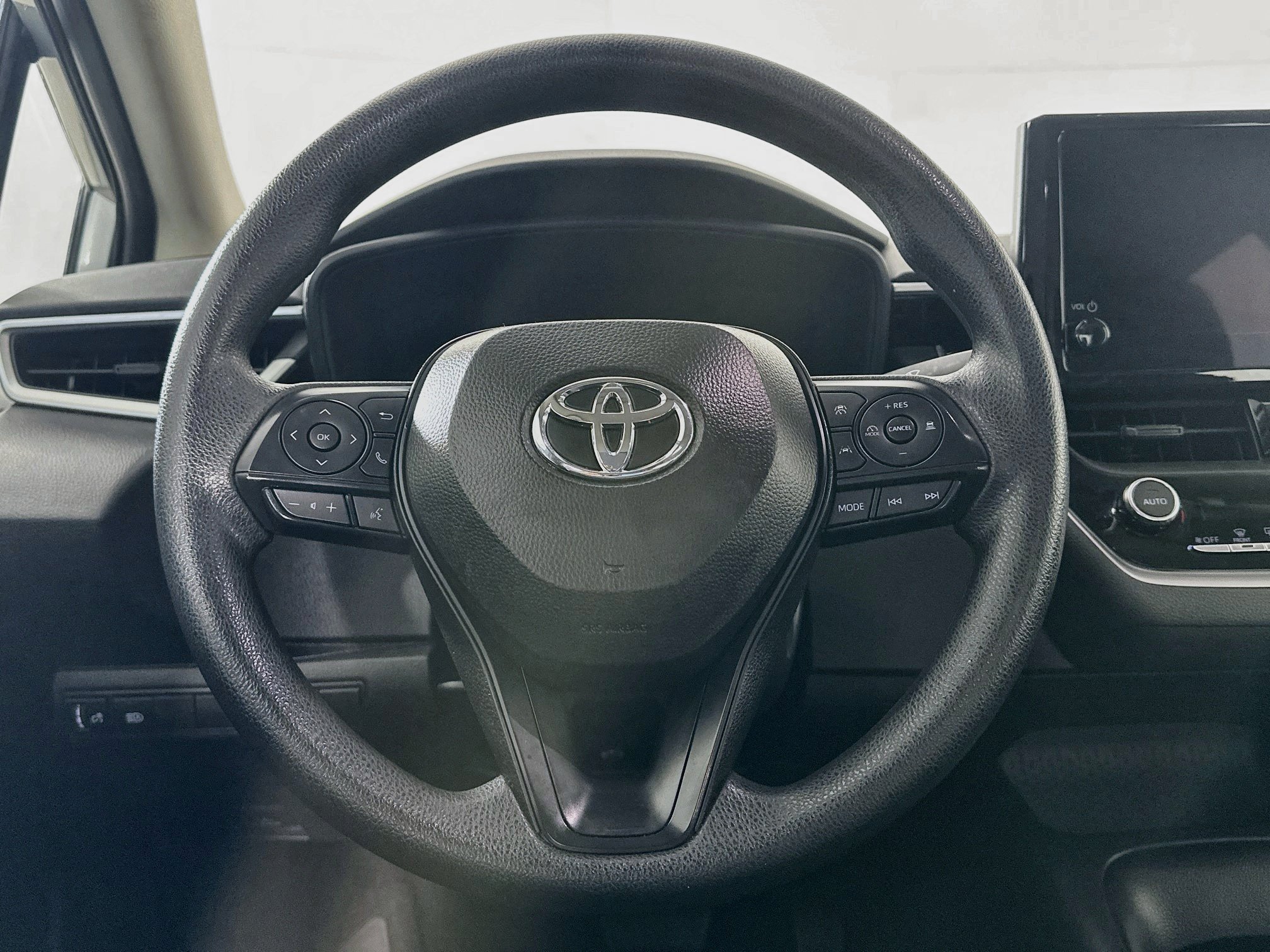 Used 2026 Toyota Corolla LE FWD image 18