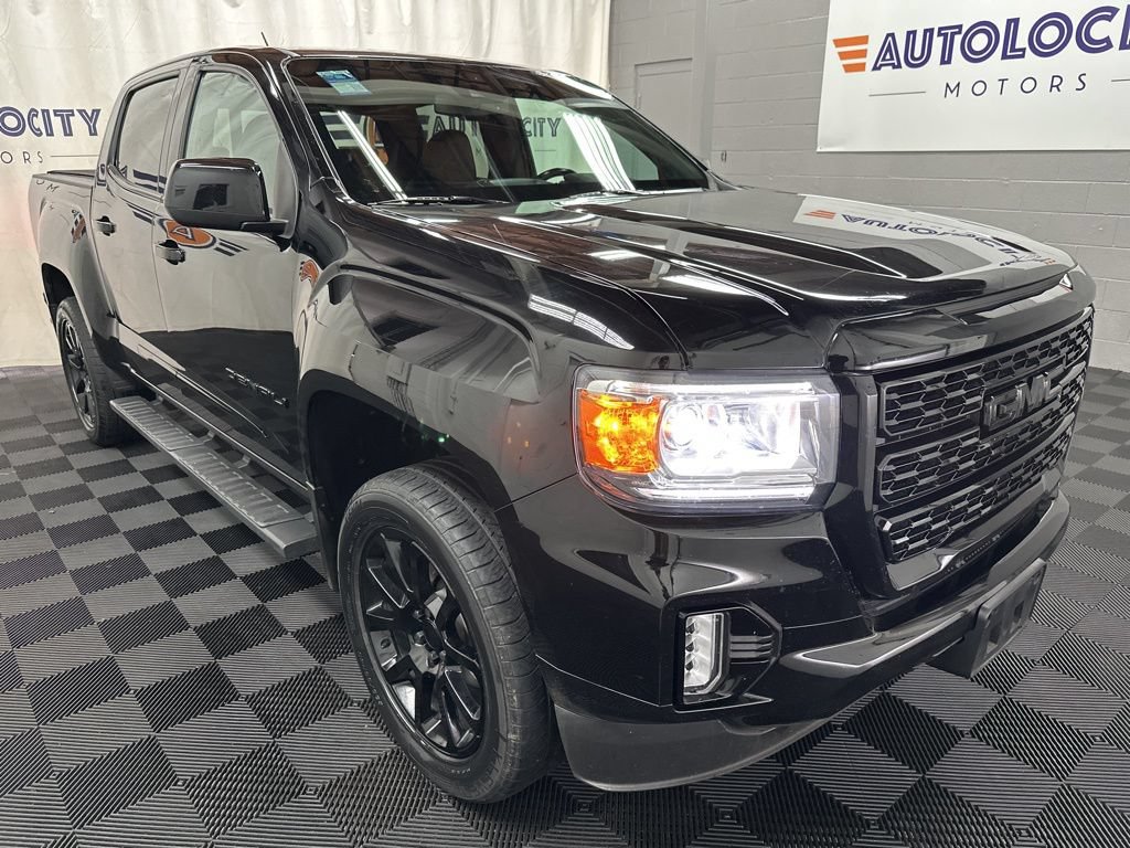 Used 2022 GMC Canyon Denali w/ Denali Black Edition Package AWD/4WD image 3