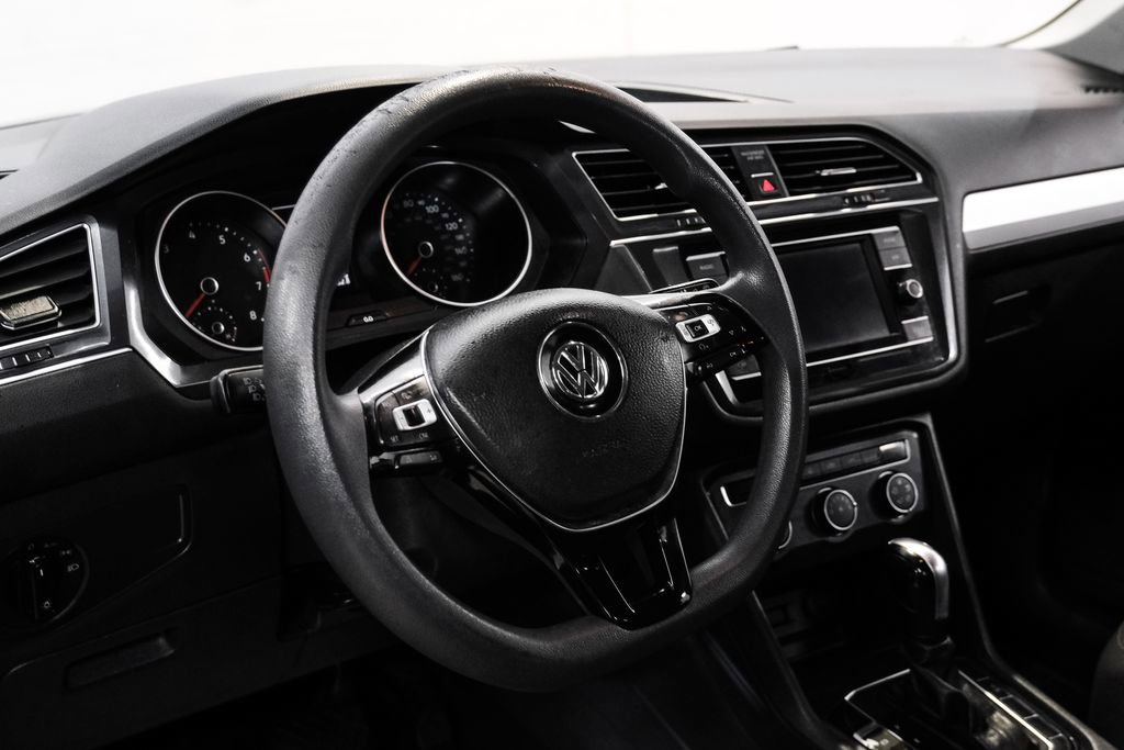 Used 2018 Volkswagen Tiguan S image 16