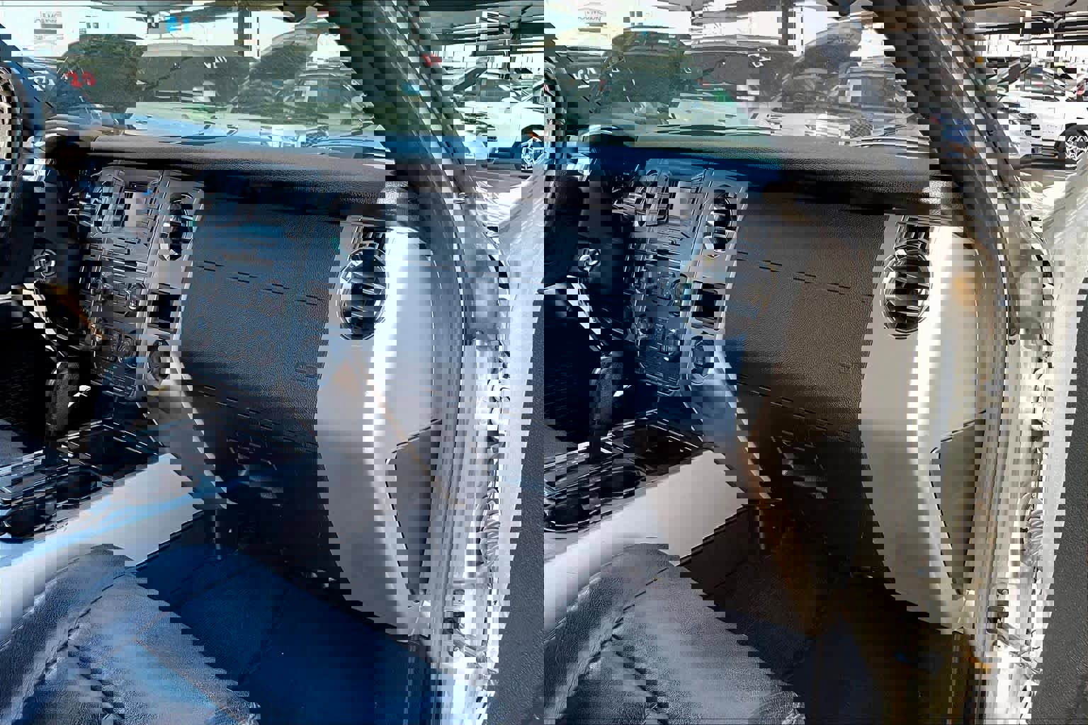 Used 2017 Ford Expedition XLT AWD/4WD image 16