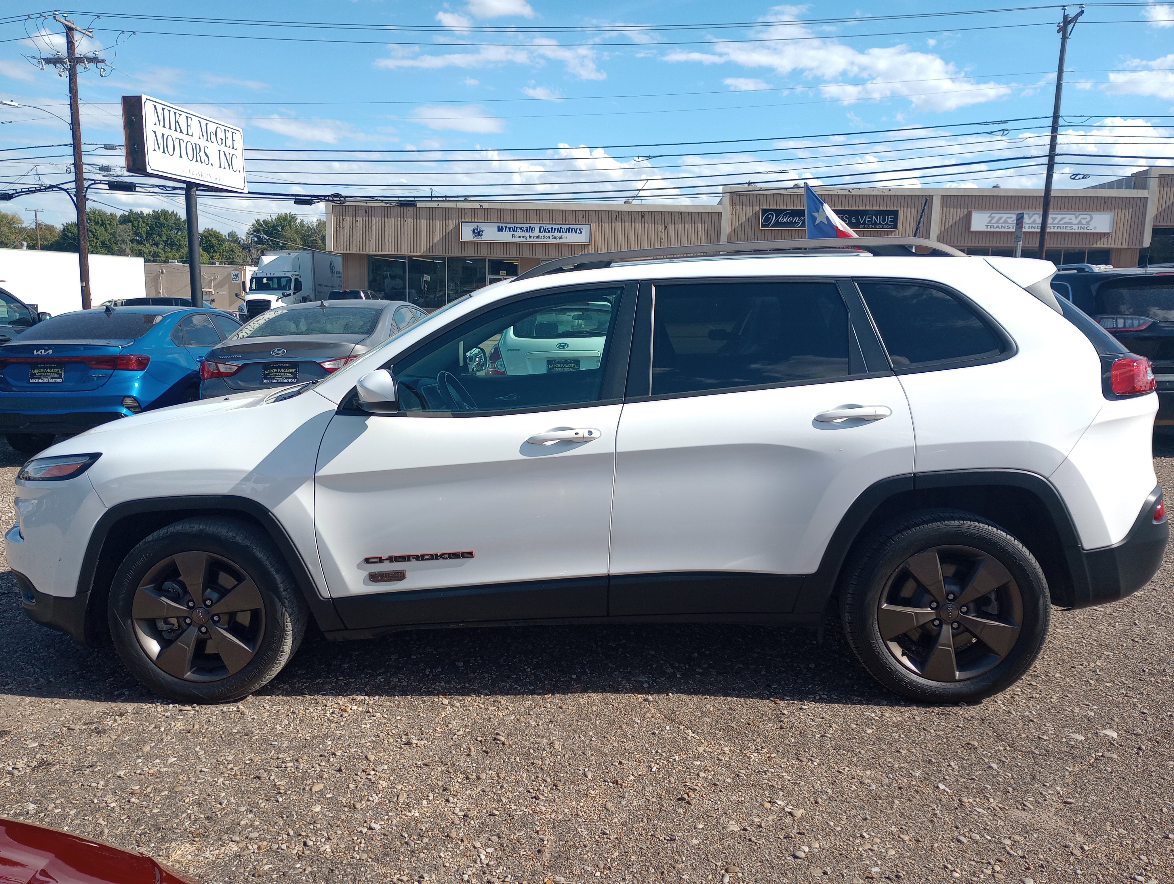 Used 2016 Jeep Cherokee 75th Anniversary FWD image 6