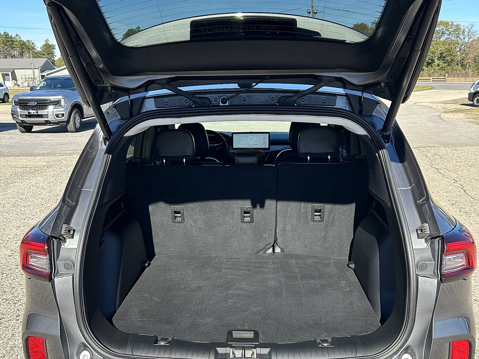 Used 2023 Ford Escape Platinum image 5