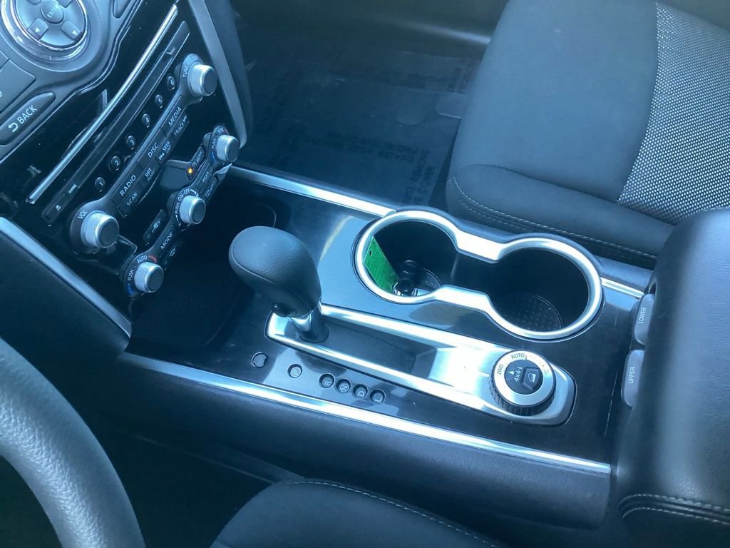 Used 2020 Nissan Pathfinder S image 26
