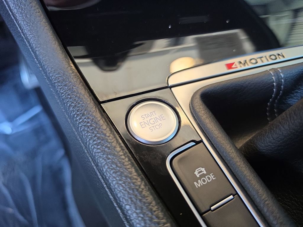 Used 2019 Volkswagen Golf R 4-Door image 19