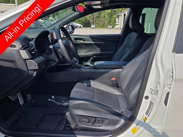 Used 2025 Toyota Camry XSE FWD image 8
