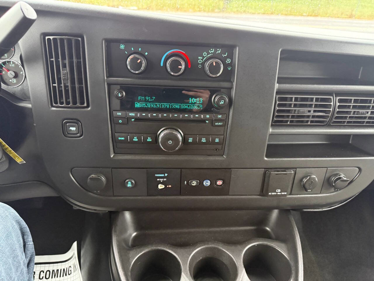 Used 2017 Chevrolet Express 3500 LT w/ LT Preferred Equipment Group image 17