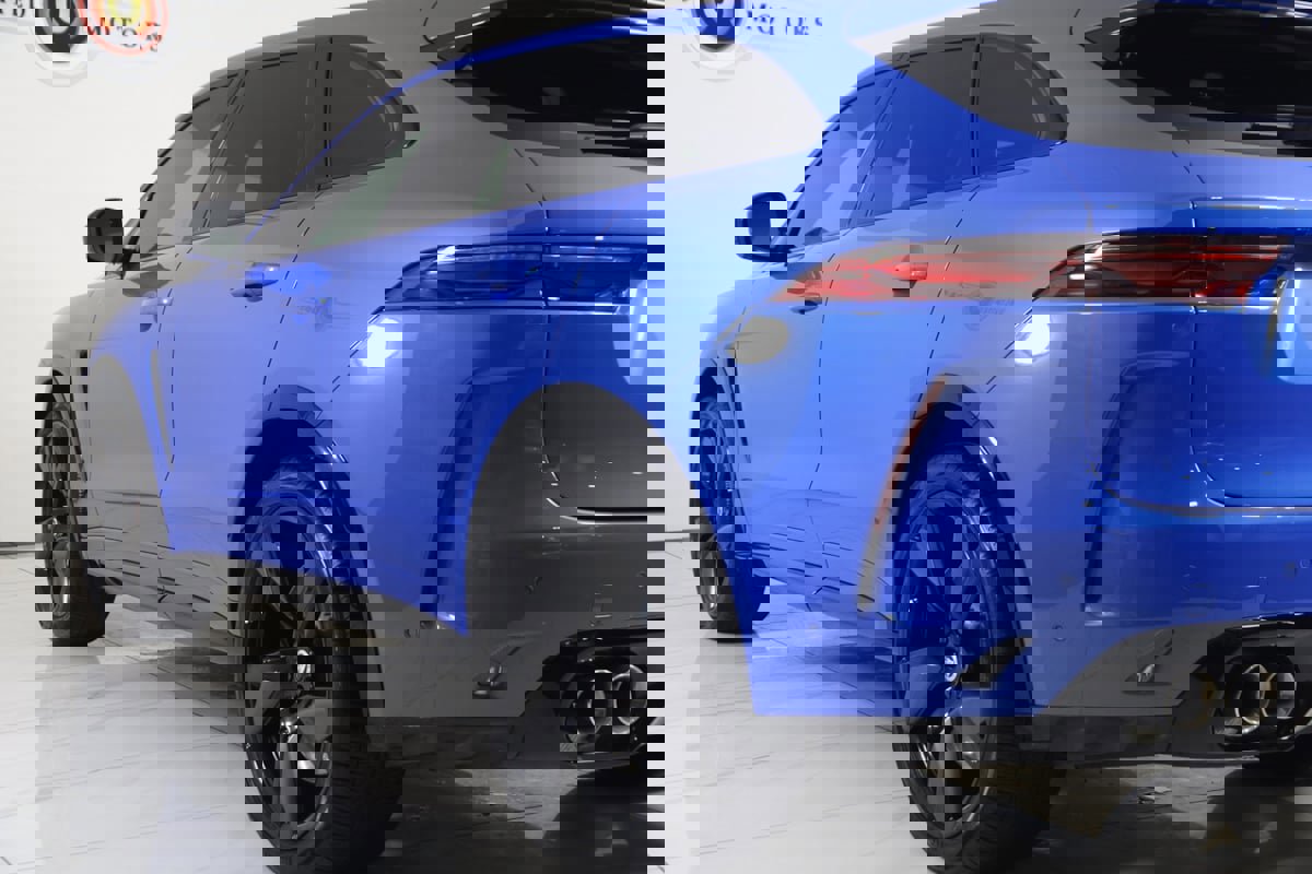Used 2024 Jaguar F-PACE SVR image 38
