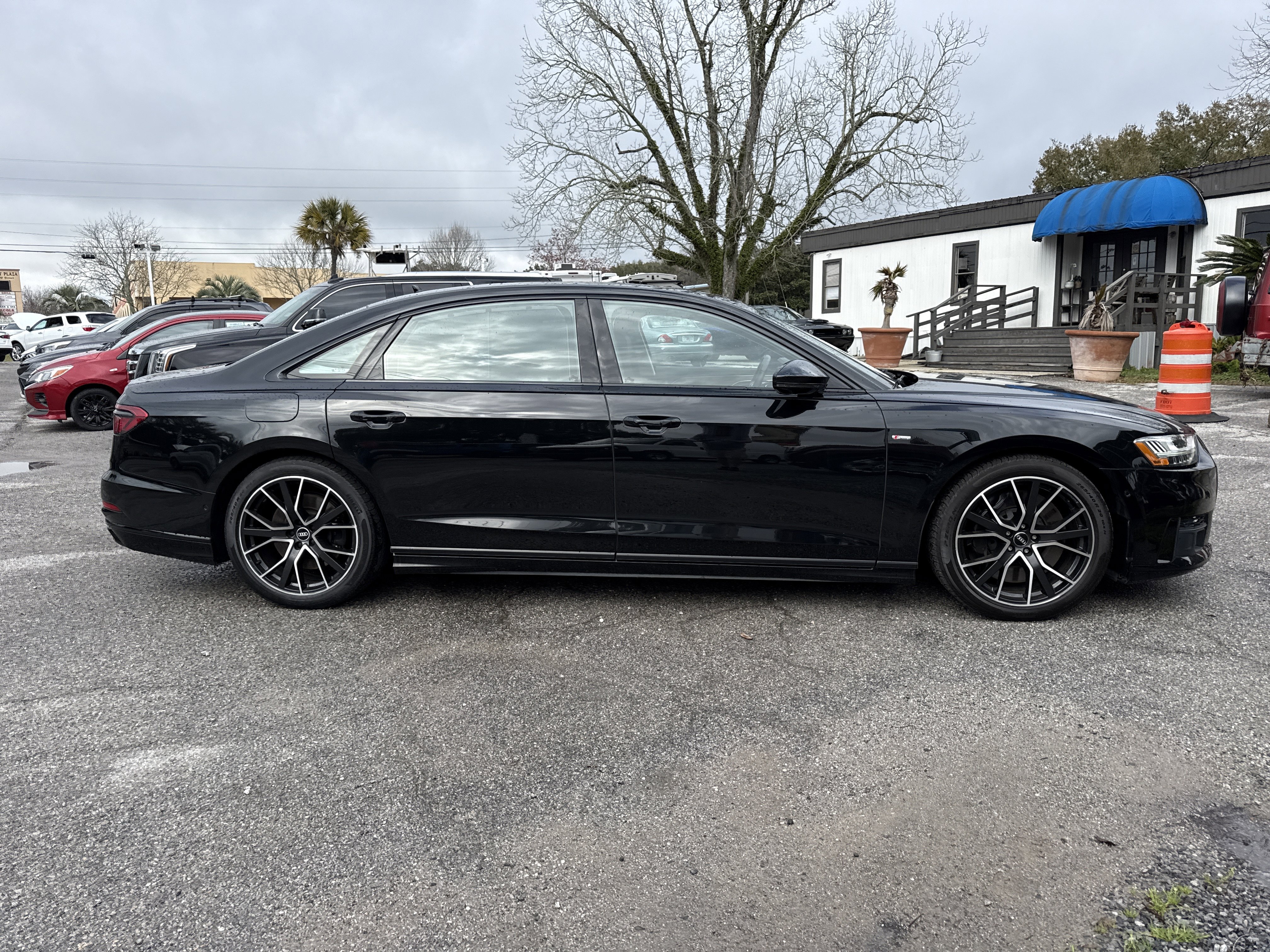 Used 2021 Audi A8 L 4.0T image 6