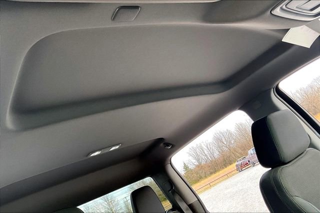 Used 2024 GMC Sierra 1500 Elevation w/ LPO, Elevation Black Package image 28