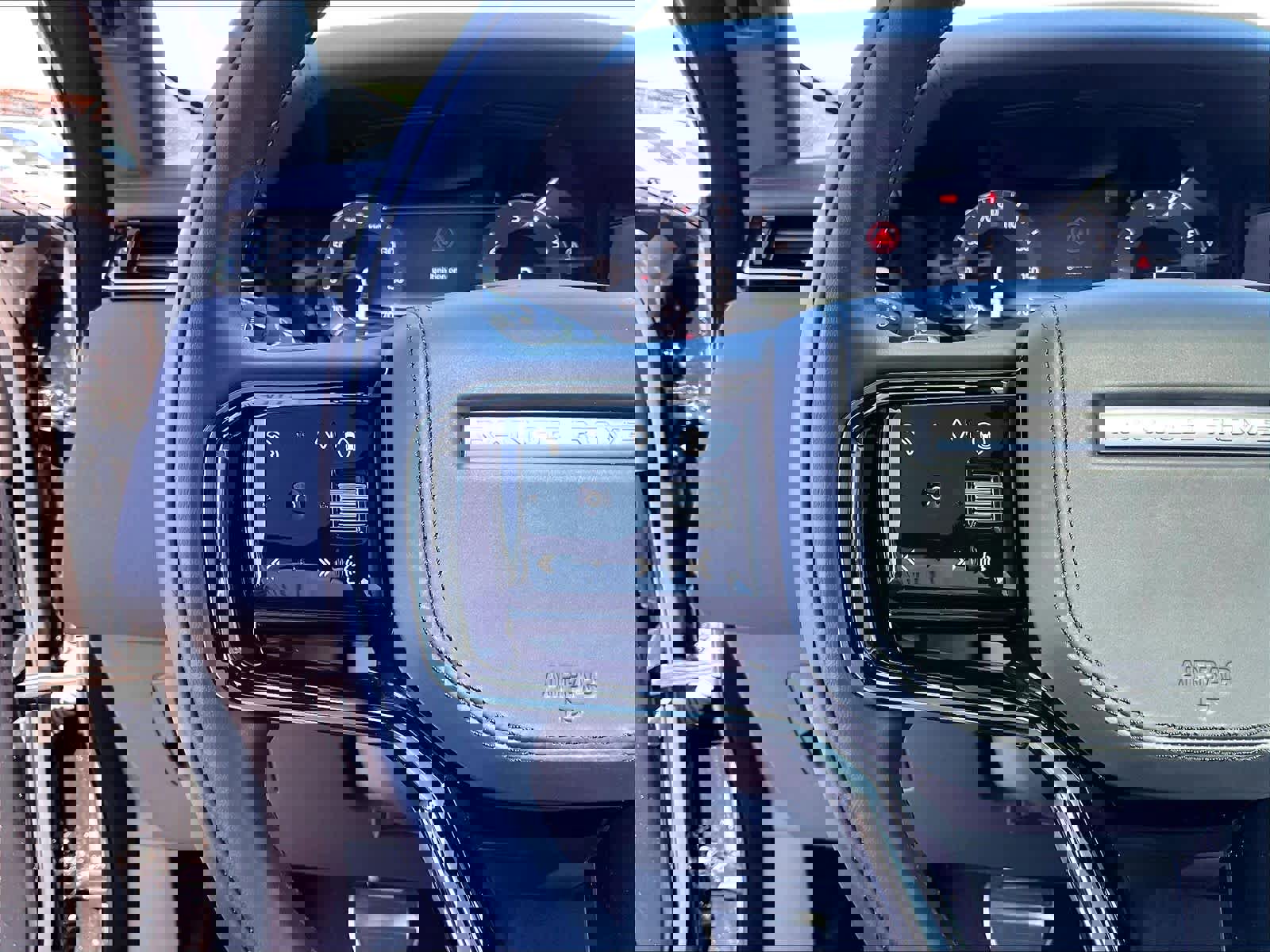 Used 2026 Land Rover Range Rover Velar Dynamic SE image 20