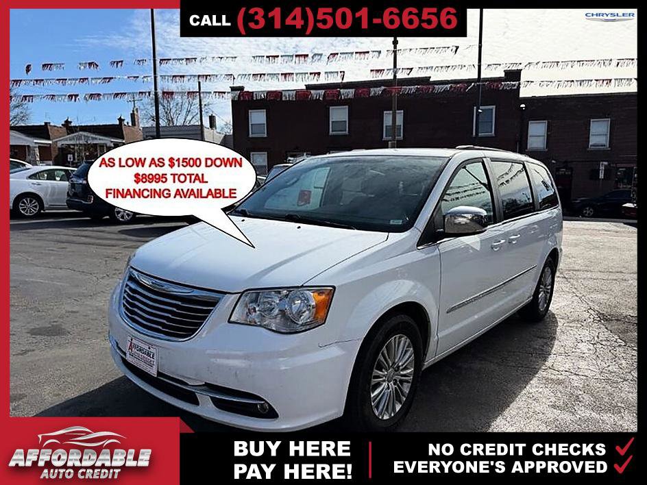 Used 2015 Chrysler Town & Country Touring-L FWD image 1