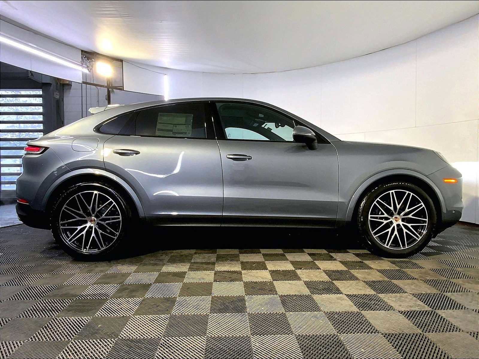 New 2026 Porsche Cayenne Coupe AWD/4WD image 8