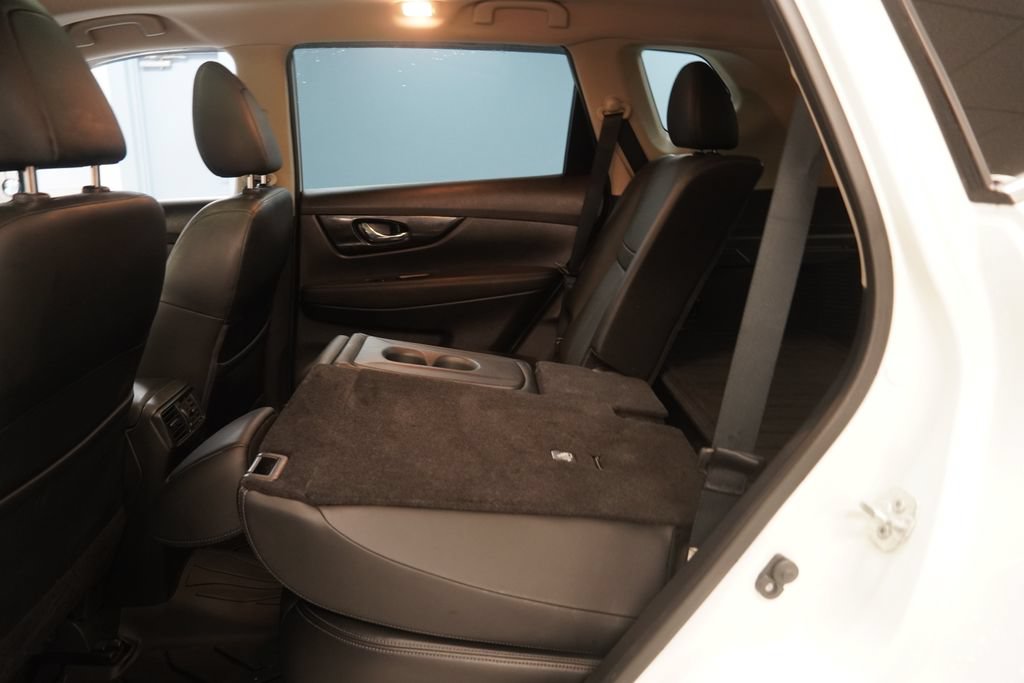Used 2018 Nissan Rogue SL w/ Premium Package AWD/4WD image 28
