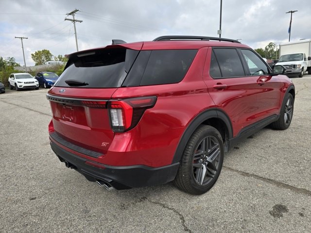 Used 2025 Ford Explorer ST w/ Sun And Sound Package image 3