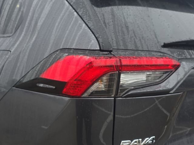 Used 2025 Toyota RAV4 LE image 34