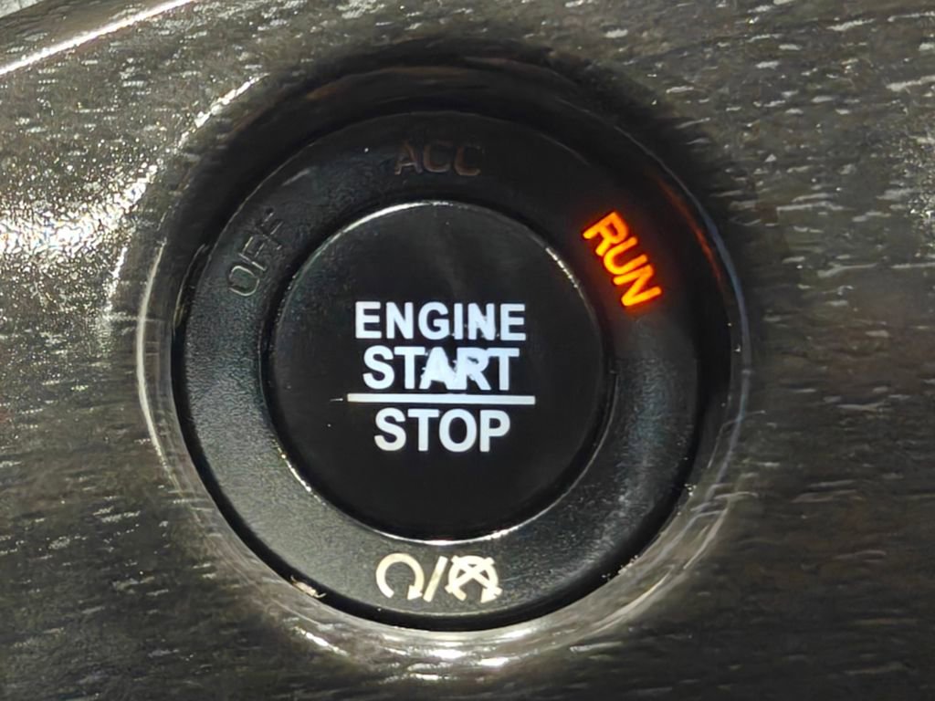 Used 2017 Jeep Grand Cherokee Limited AWD/4WD image 11