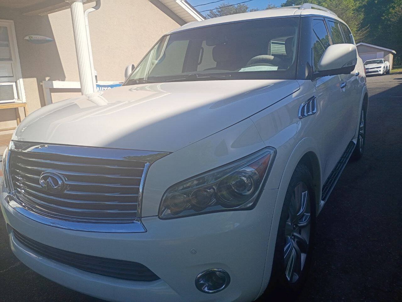 Used 2012 INFINITI QX56 4WD w/ Theater Pkg image 2