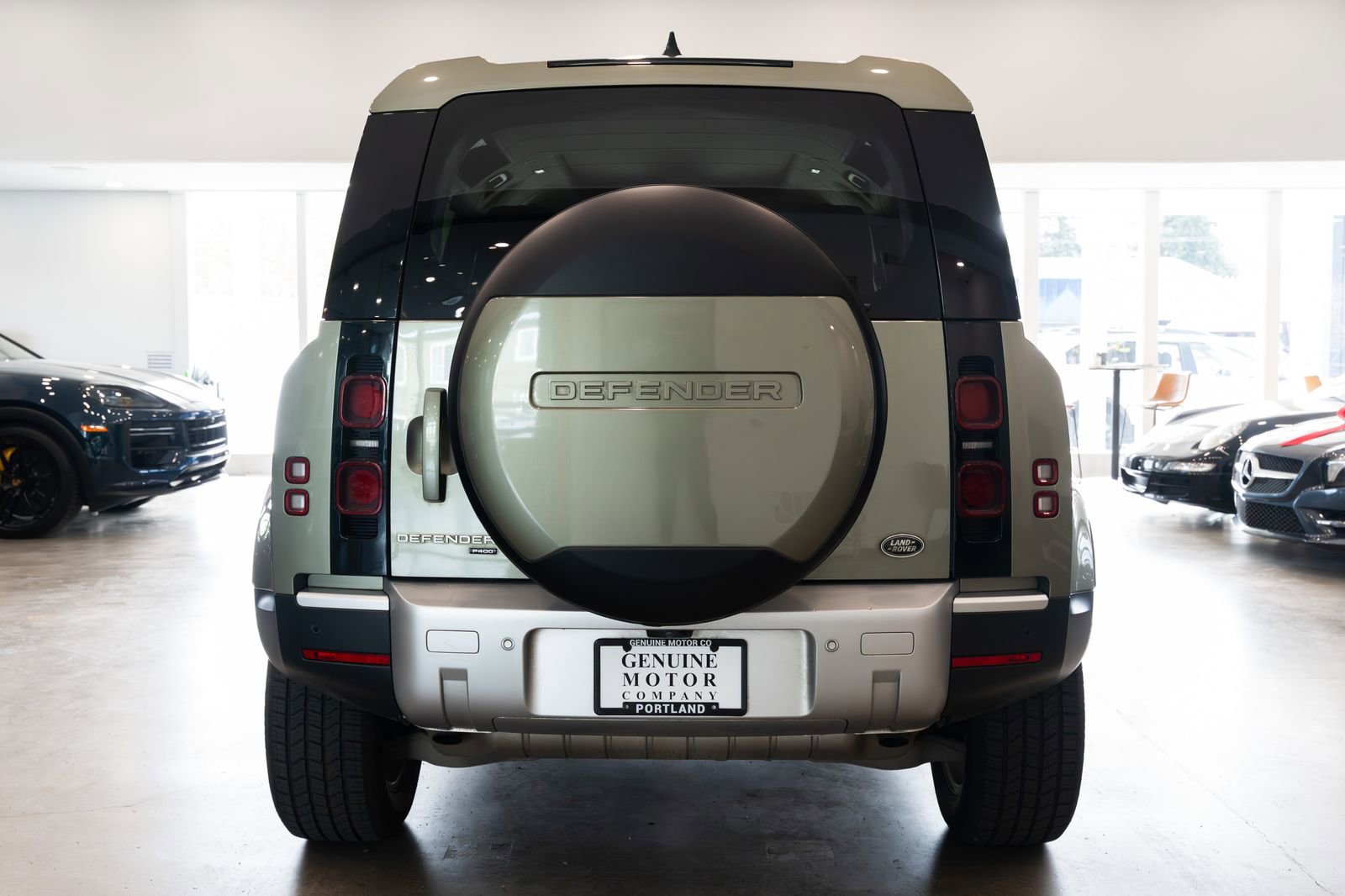 Used 2022 Land Rover Defender 110 SE AWD/4WD image 5