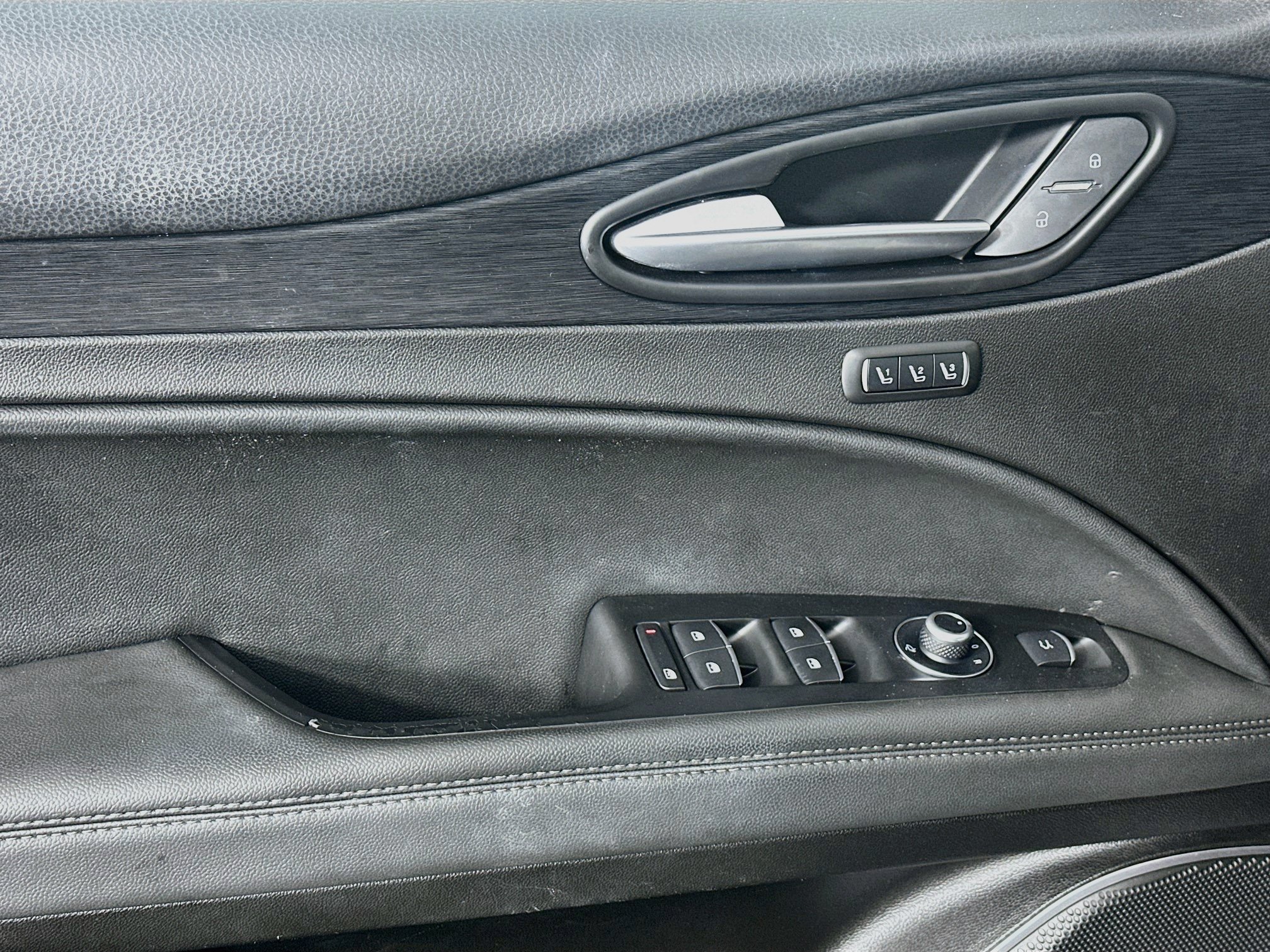 Used 2023 Alfa Romeo Stelvio Sprint RWD image 15